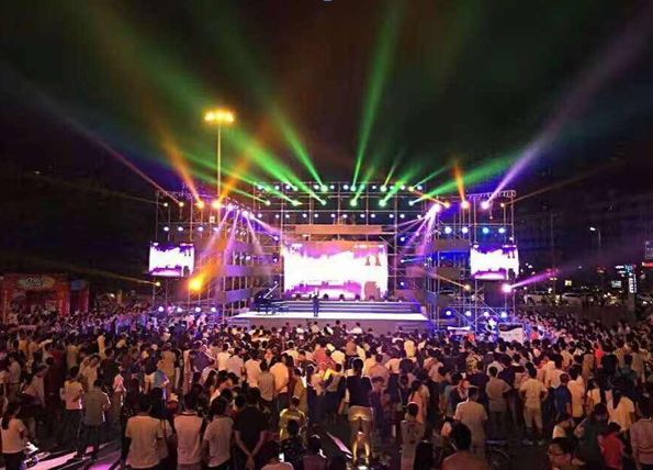 歌手靠商演挣钱_歌手演出商业男主角是谁_商业演出男歌手